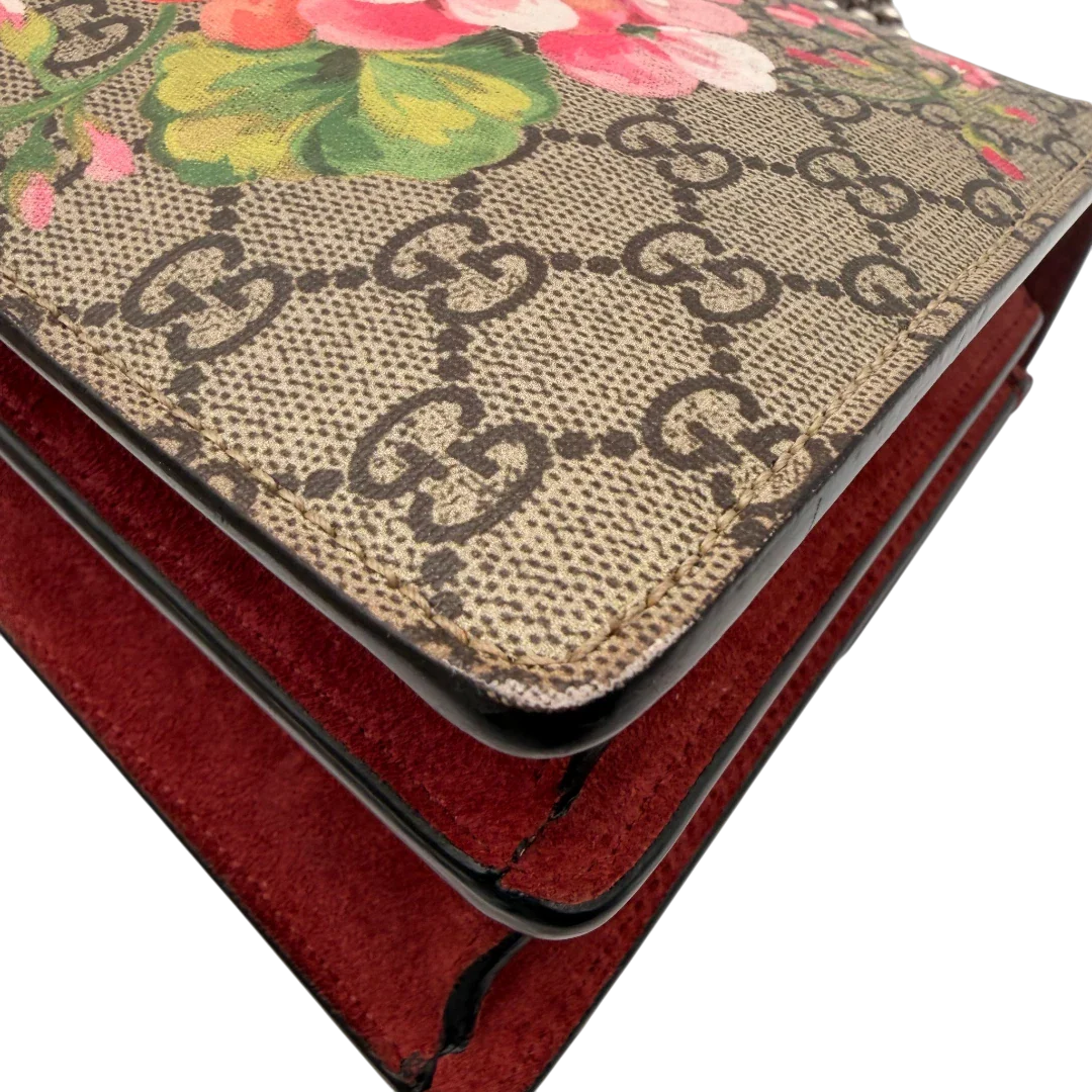 https://cdn.shopify.com/s/files/1/0564/9376/8855/files/Gucci_Umhangetasche_Dionysus_Floral_medium_monogram_beige_8_4d3ff3e7-7860-4725-ba90-d2162483d8e1.webp?v=1781714204