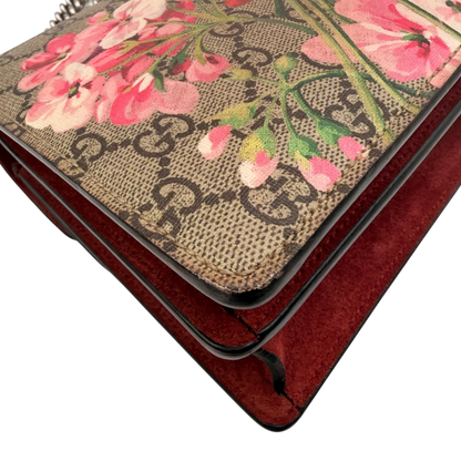 https://cdn.shopify.com/s/files/1/0564/9376/8855/files/Gucci_Umhangetasche_Dionysus_Floral_medium_monogram_beige_9_8e81663a-d136-4e1f-9ffc-1634bd2f666e.webp?v=1781714204