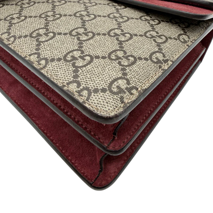 https://cdn.shopify.com/s/files/1/0564/9376/8855/files/Gucci_Umhangetasche_Dionysus_Floral_medium_monogram_beige_vintage_GG7141.webp?v=1779893697