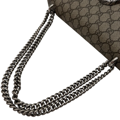https://cdn.shopify.com/s/files/1/0564/9376/8855/files/Gucci_Umhangetasche_Dionysus_medium_monogram_beige_10.webp?v=1781714054