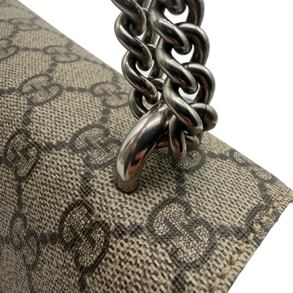 https://cdn.shopify.com/s/files/1/0564/9376/8855/files/Gucci_Umhangetasche_Dionysus_medium_monogram_beige_12.webp?v=1781714055