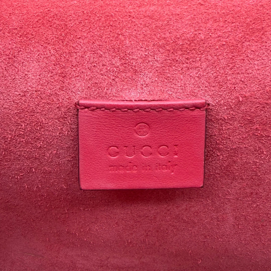 https://cdn.shopify.com/s/files/1/0564/9376/8855/files/Gucci_Umhangetasche_Dionysus_medium_monogram_beige_15.webp?v=1781714055