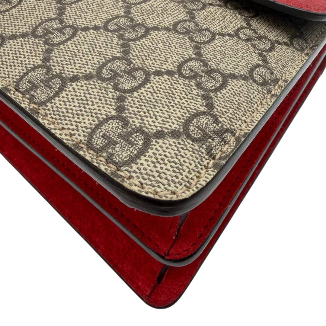 https://cdn.shopify.com/s/files/1/0564/9376/8855/files/Gucci_Umhangetasche_Dionysus_medium_monogram_beige_6.webp?v=1781714055