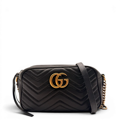 https://cdn.shopify.com/s/files/1/0564/9376/8855/files/Gucci_Umhangetasche_Marmont_Small_GG_monogram_schwarz_vintage_GG7157.webp?v=1779895171