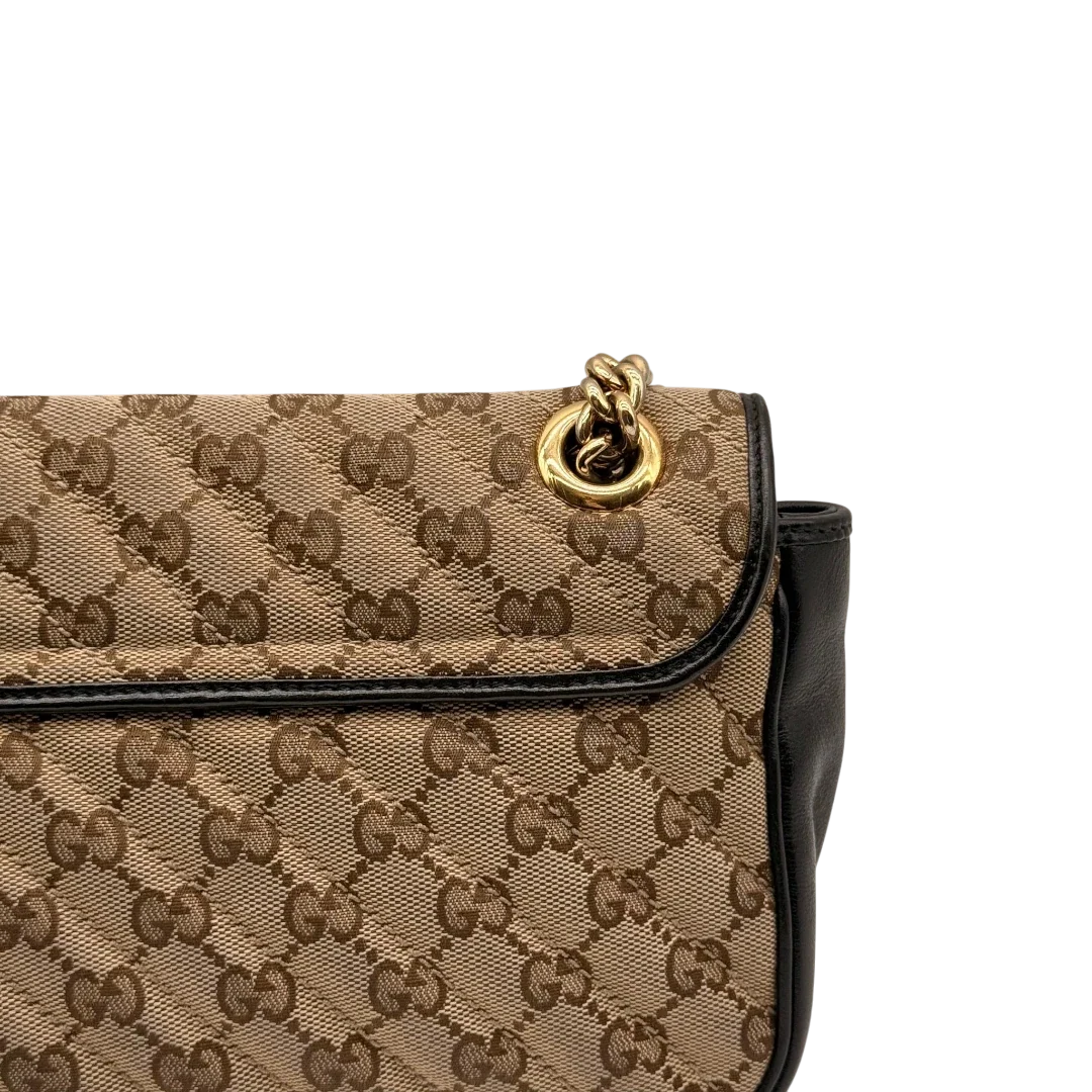 https://cdn.shopify.com/s/files/1/0564/9376/8855/files/Gucci_Umhangetasche_Marmont_medium_GG_monogram_beige_15.webp?v=1784802026