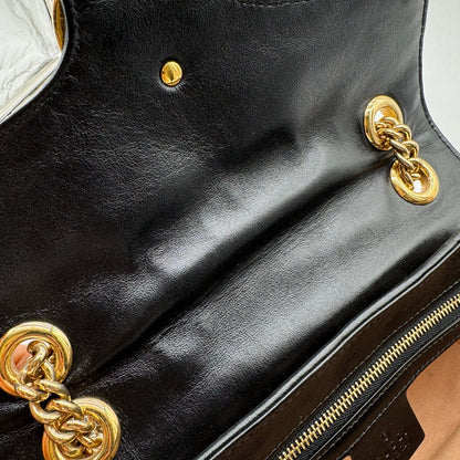 https://cdn.shopify.com/s/files/1/0564/9376/8855/files/Gucci_Umhangetasche_Marmont_medium_GG_monogram_beige_16.jpg?v=1781107101