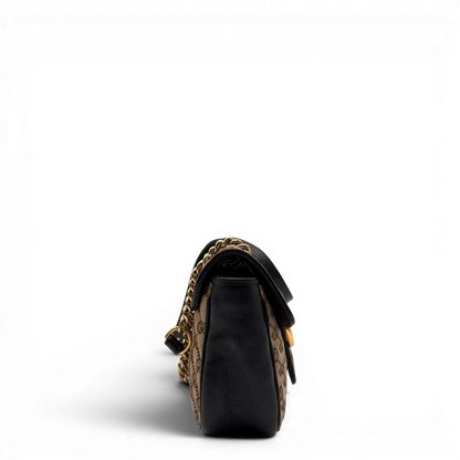 https://cdn.shopify.com/s/files/1/0564/9376/8855/files/Gucci_Umhangetasche_Marmont_medium_GG_monogram_beige_3_bd3ffe6c-12b2-4b38-95cc-c19d6246b18b.webp?v=1784802025