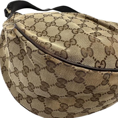 https://cdn.shopify.com/s/files/1/0564/9376/8855/files/Gucci_Umhangetasche_Sukey_One_monogram_beige_vintage_GG2134.webp?v=1779963480