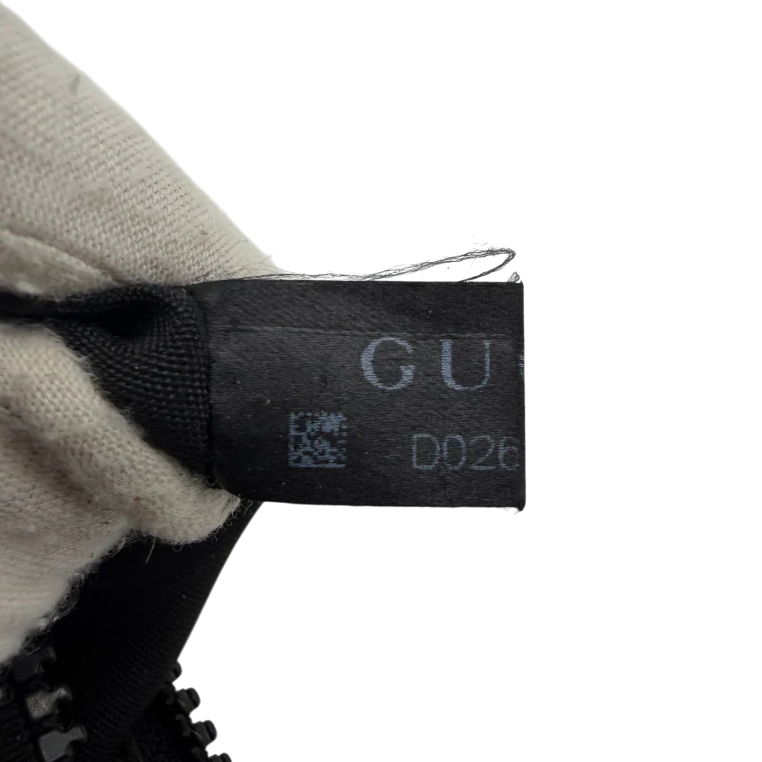 https://cdn.shopify.com/s/files/1/0564/9376/8855/files/Gucci_Umhangetasche_aus_Nylon_monogram_schwarz_17.webp?v=1782312846