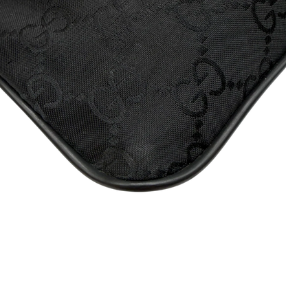 https://cdn.shopify.com/s/files/1/0564/9376/8855/files/Gucci_Umhangetasche_aus_Nylon_monogram_schwarz_7.webp?v=1782312847