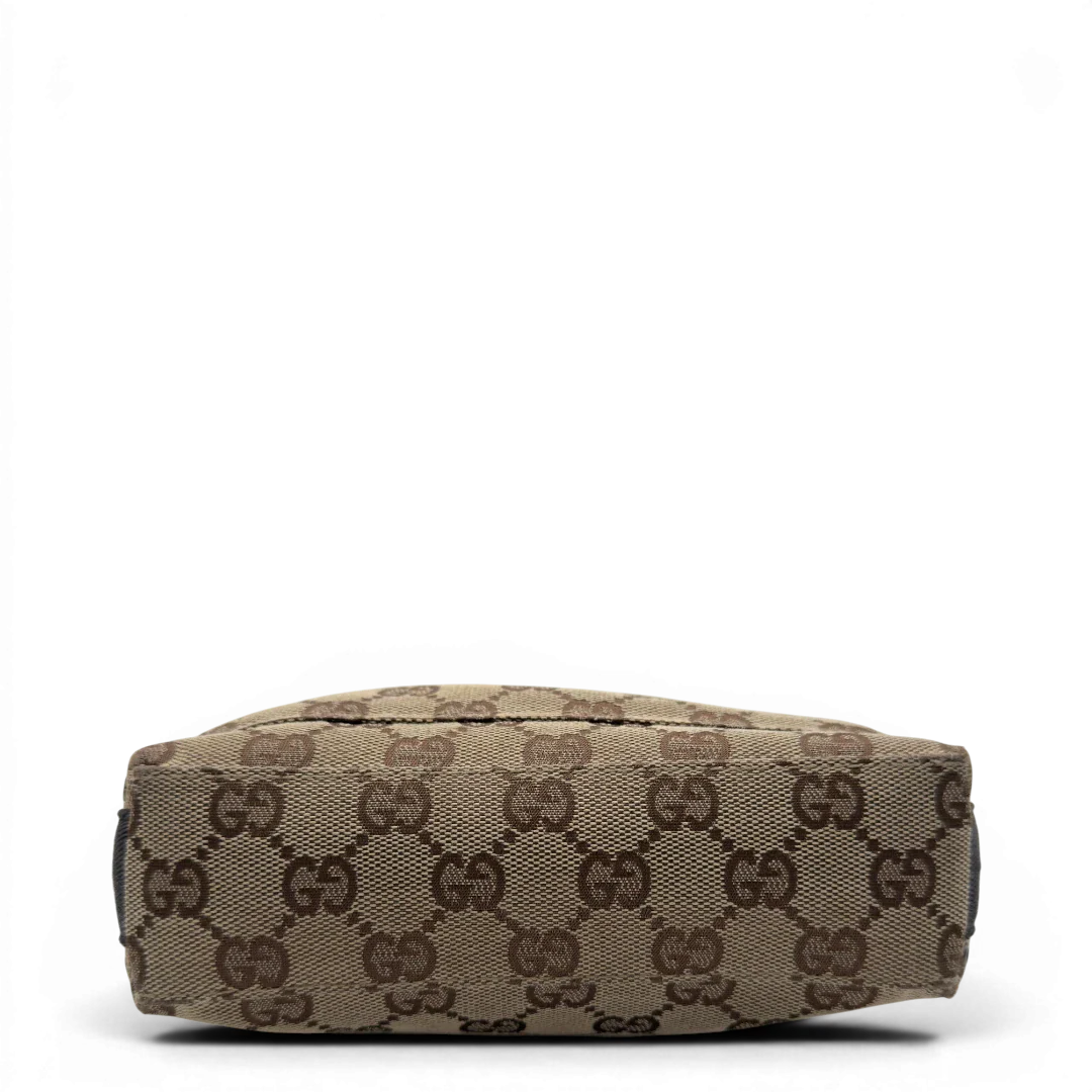 https://cdn.shopify.com/s/files/1/0564/9376/8855/files/Gucci_Umhangetasche_small_monogram_beige_vintage_GG8208.webp?v=1780409096