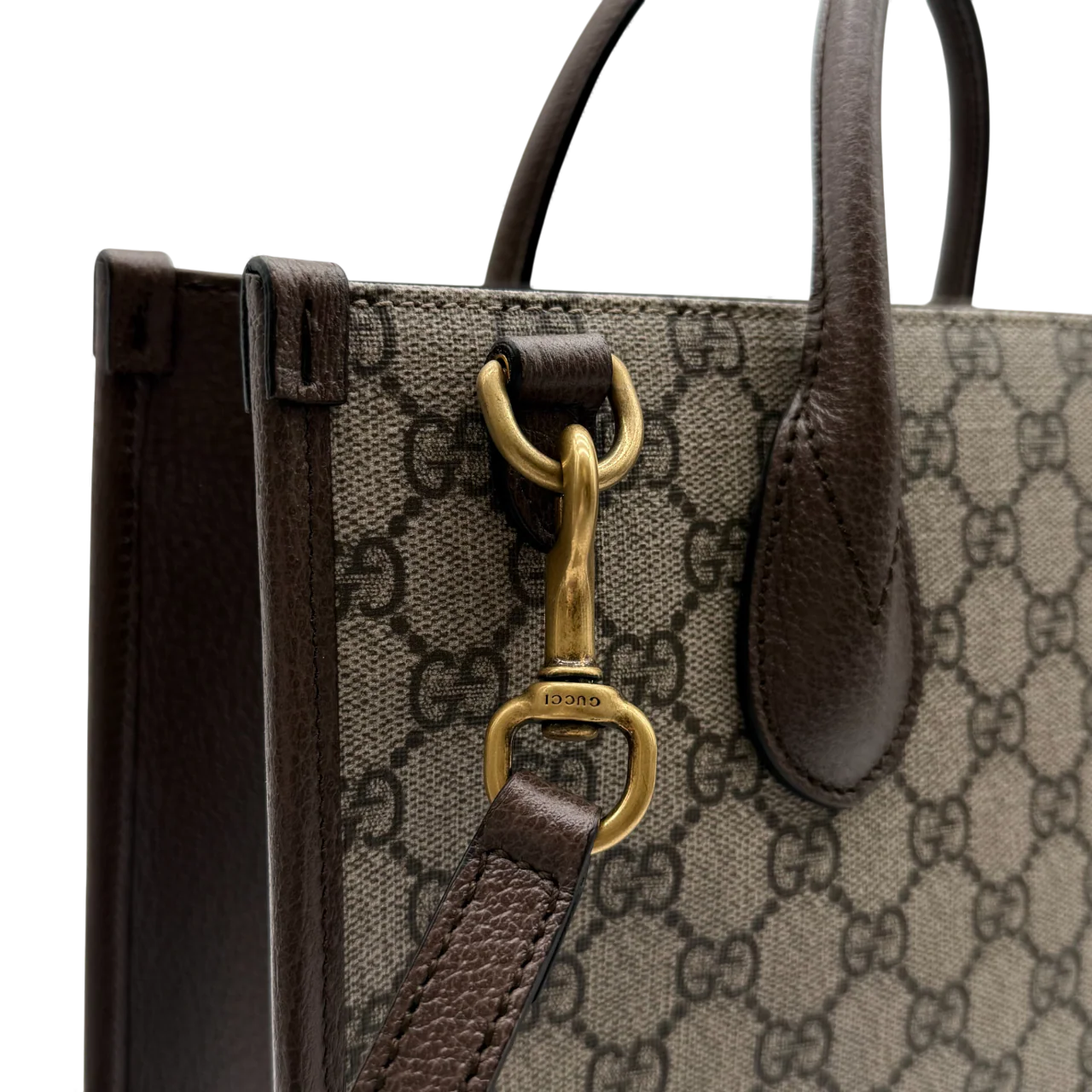 https://cdn.shopify.com/s/files/1/0564/9376/8855/files/Gucci_x_Disney_Handtasche___Tote_Bag_Donald_Duck_Ebony_GG_Supreme_monogram_beige___braun4319.webp?v=1764850487