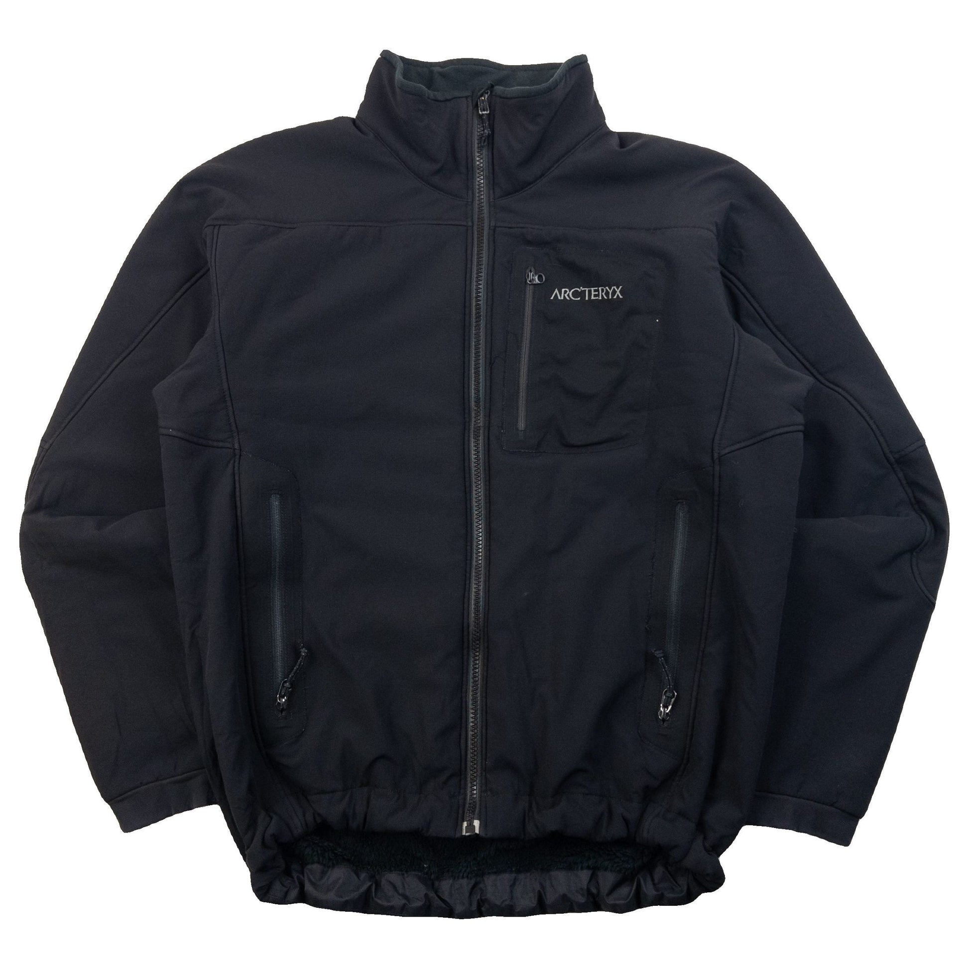 ARCTERYX black fleece jacket with embroidered logo on chest and zippered pockets.