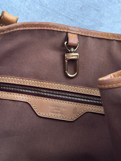 Louis Vuitton Batignolles Monogram Shoulder Bag