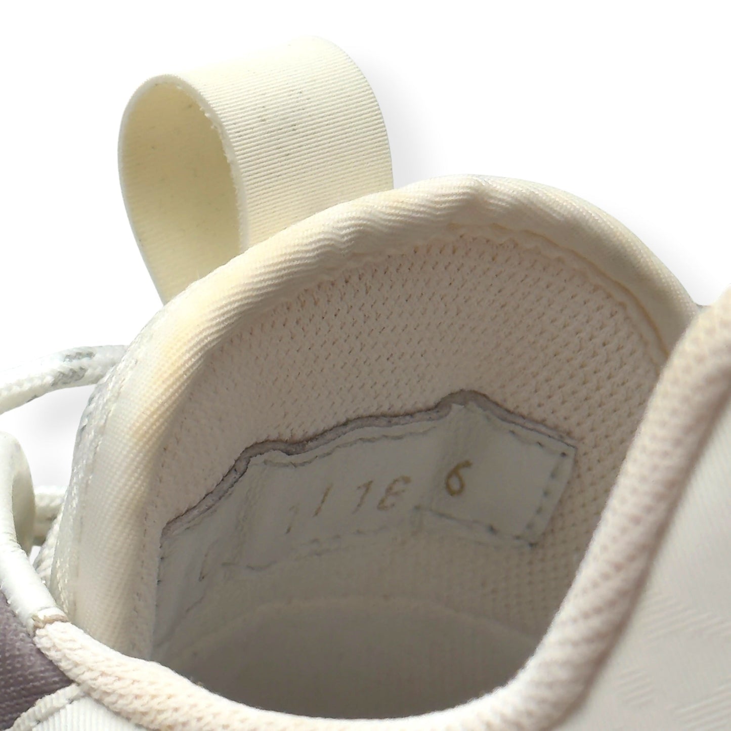 LOUIS VUITTON PULSE MONOGRAM LOW-TOP SNEAKER WHITE 40 / UK6 | UK 6, White