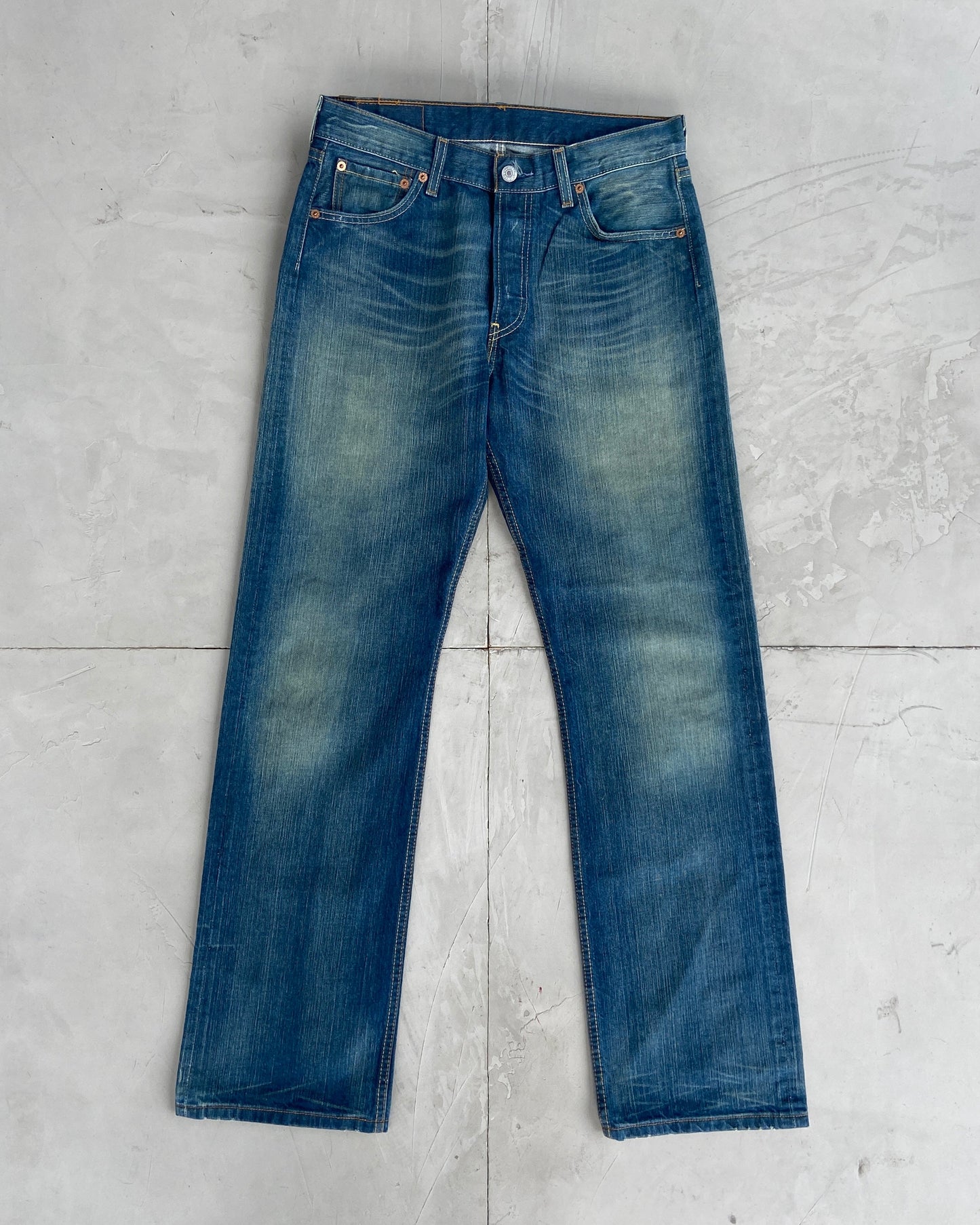 LEVI 501 VINTAGE STRAIGHT LEG BLUE JEANS - W30