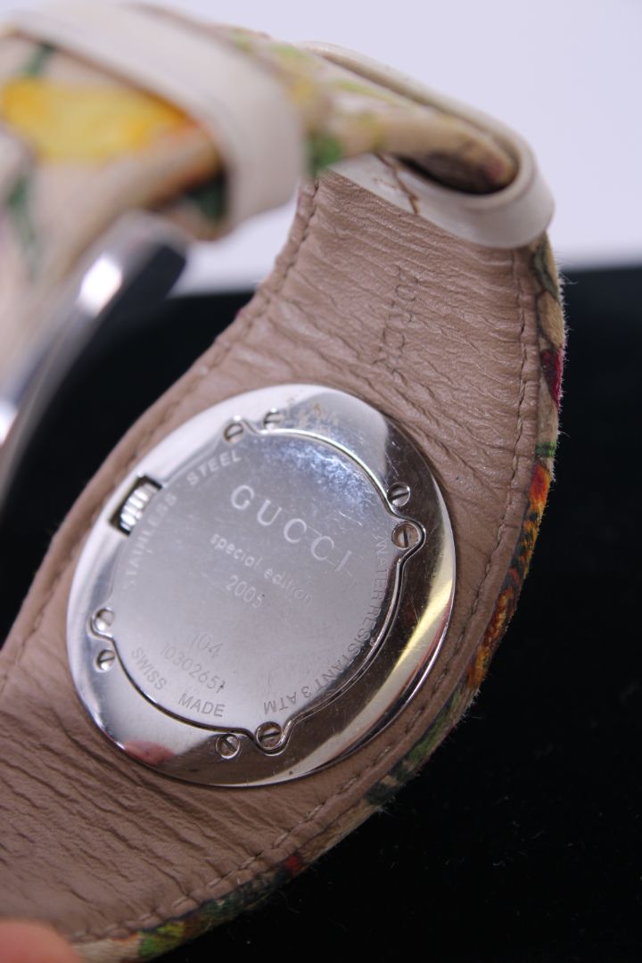 Gucci Floral Print Watch White/ Multi Coloured | O/S, Red