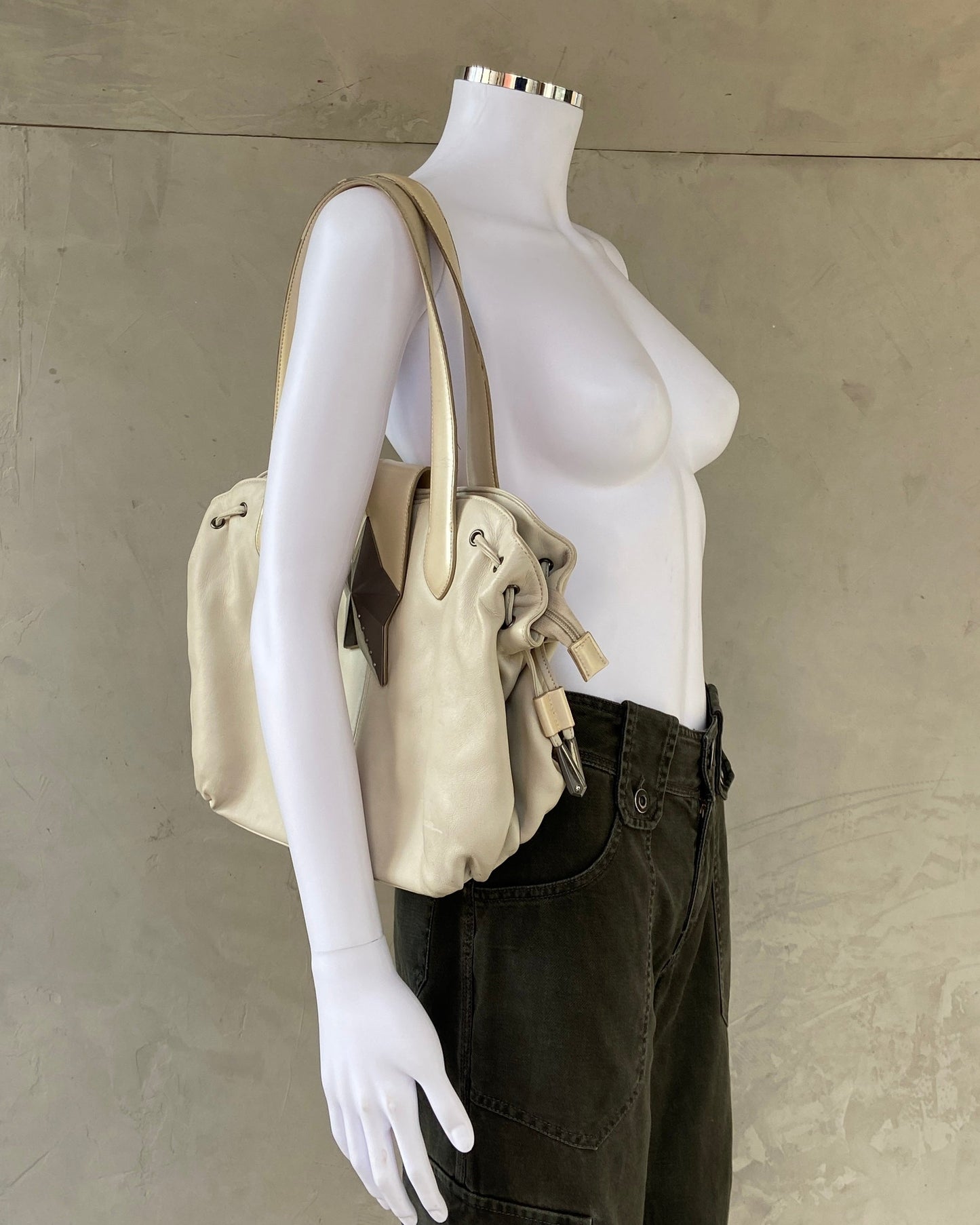 MUGLER LEATHER & CHROME STAR SHOULDER BAG | O/S, Cream