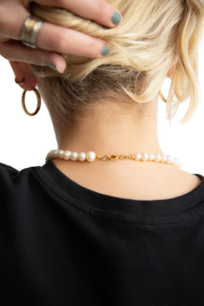VT Rework : Chanel Cultured Pearl CC Necklace