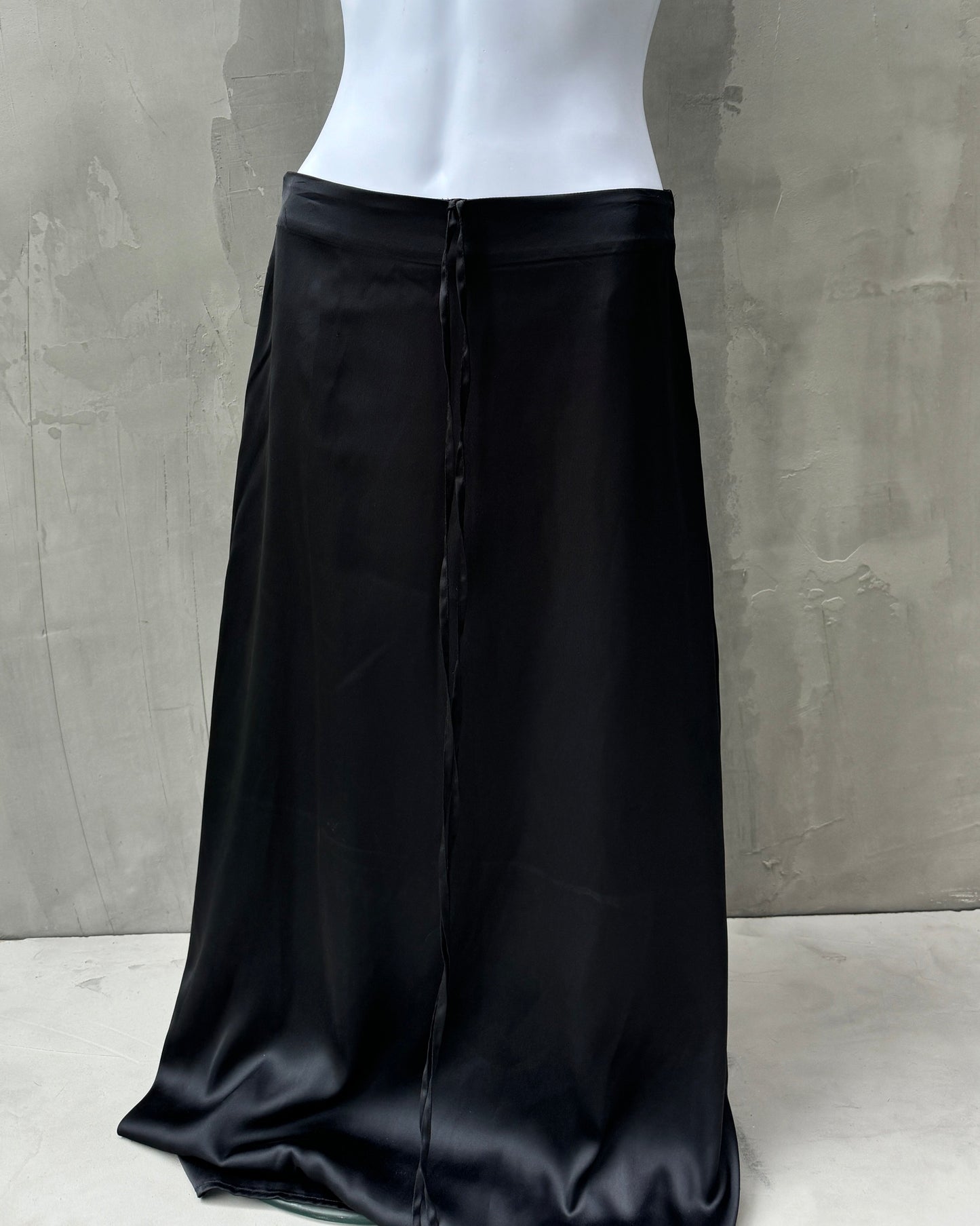 INSPIRATION OVERSEAS SAMPLE SILK BLACK MAXI SKIRT - S