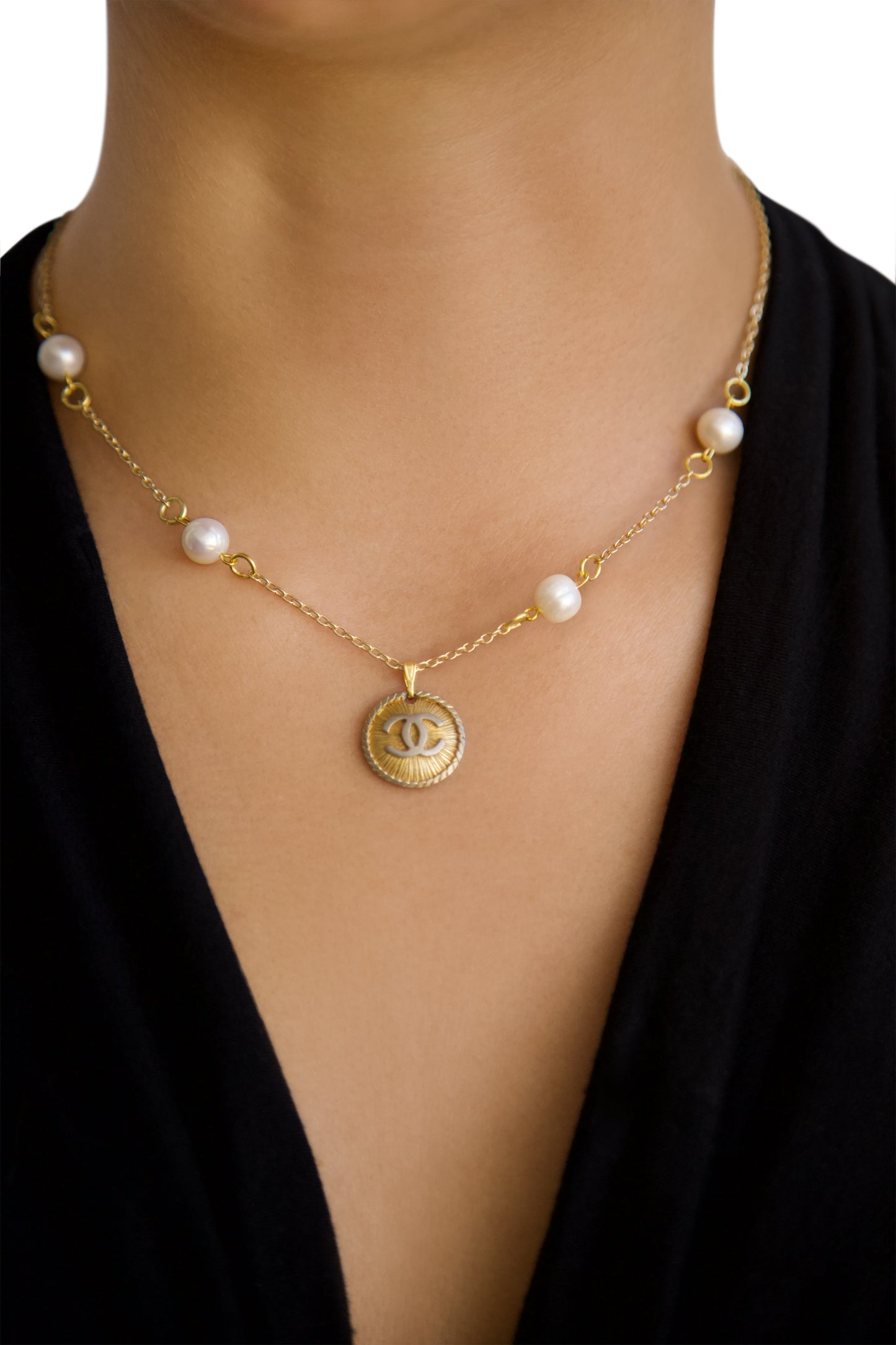 VT Rework : Chanel Reworked Cultured Pearl Necklace