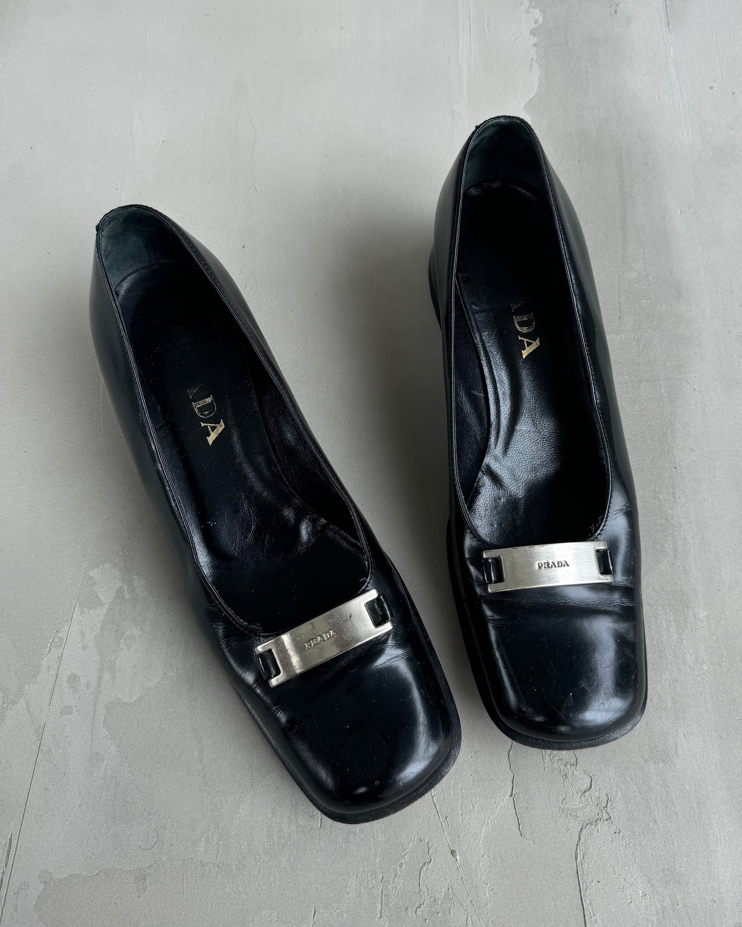 PRADA LEATHER HEELED LOAFER - EU 39.5 / UK 7