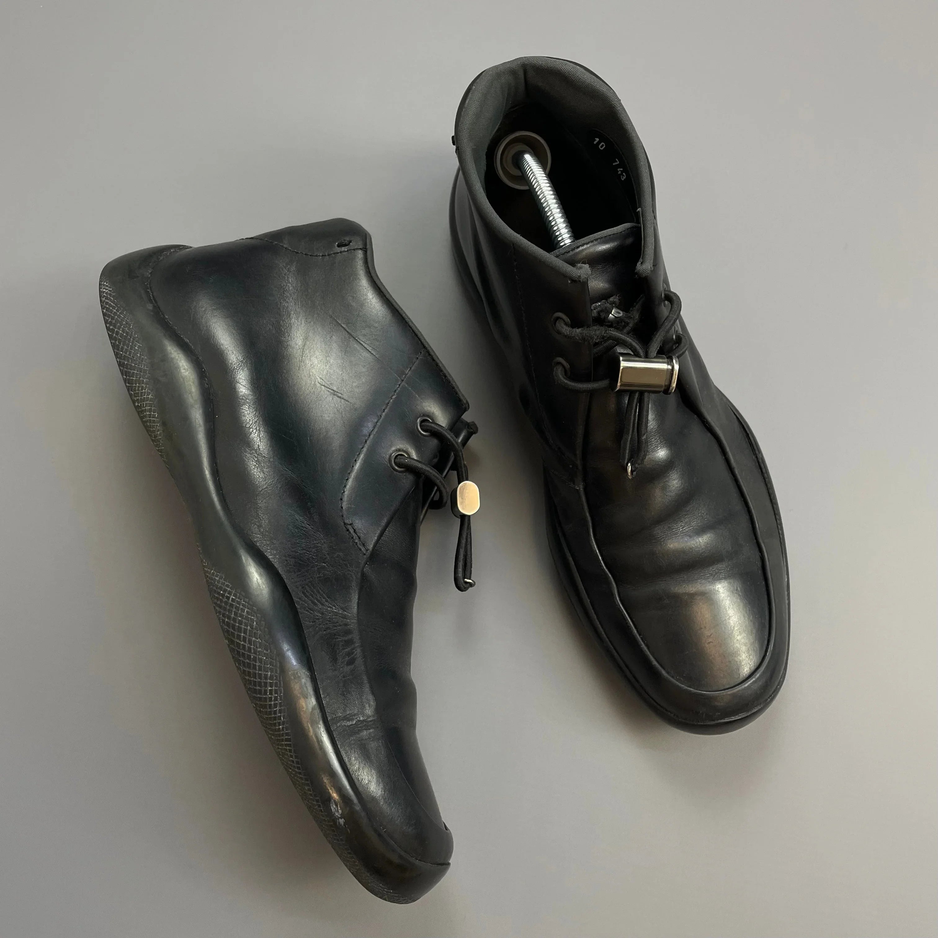靴 PRADA vintage leather shoes Vintage prada leather sneakers - Gem