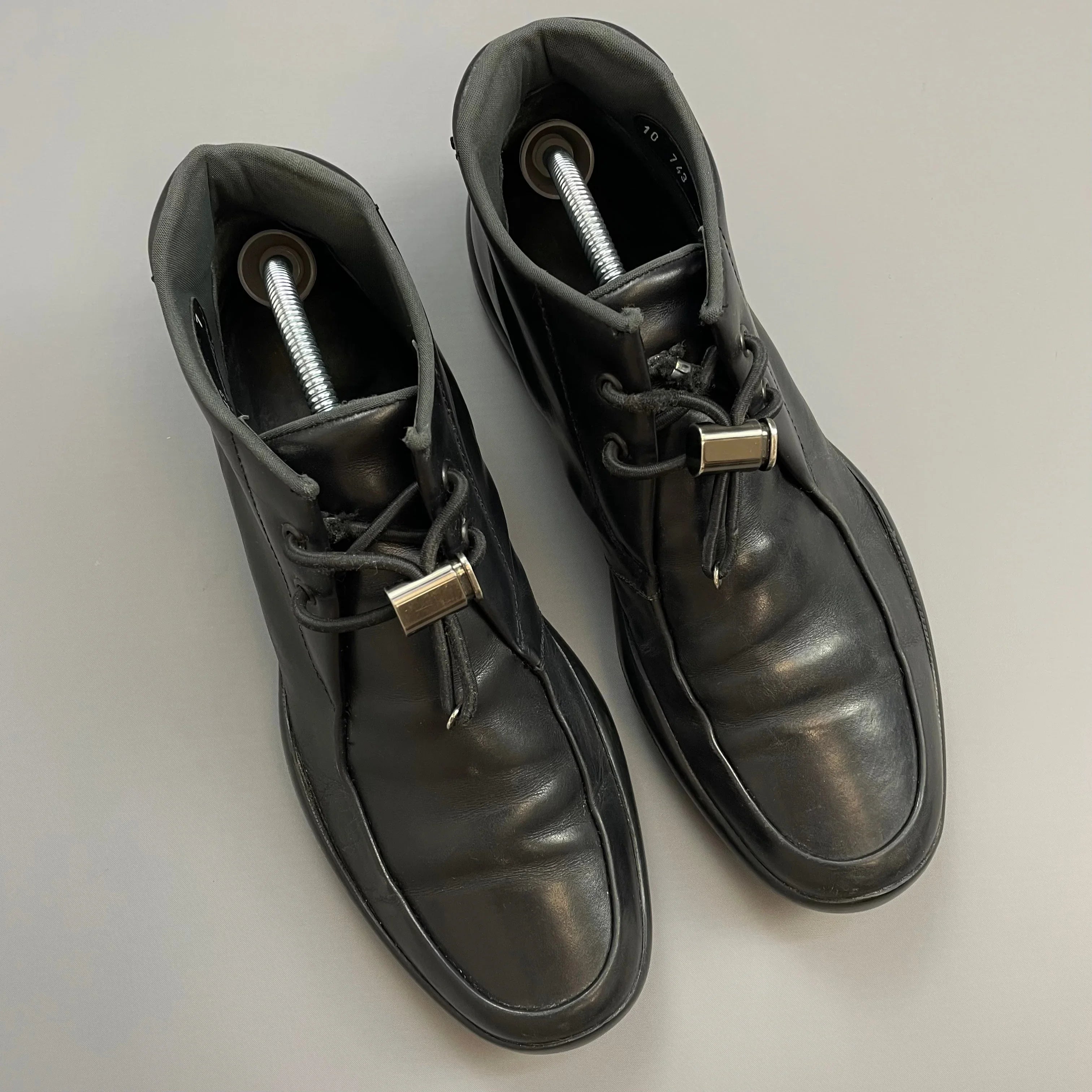 靴 1999AW PRADA SPORT Shaped Leather Shoes Prada Sport Black FW99 Leather Slip On Vibram Sole Toggle Boots