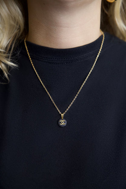 VT Rework: Chanel Black Pendent Gold Chain Necklace