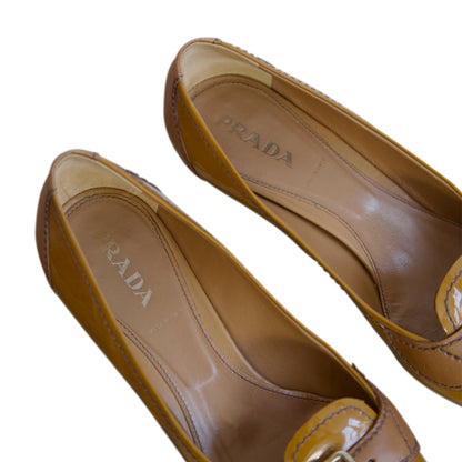 00s Prada Brown Leather Buckle Heels