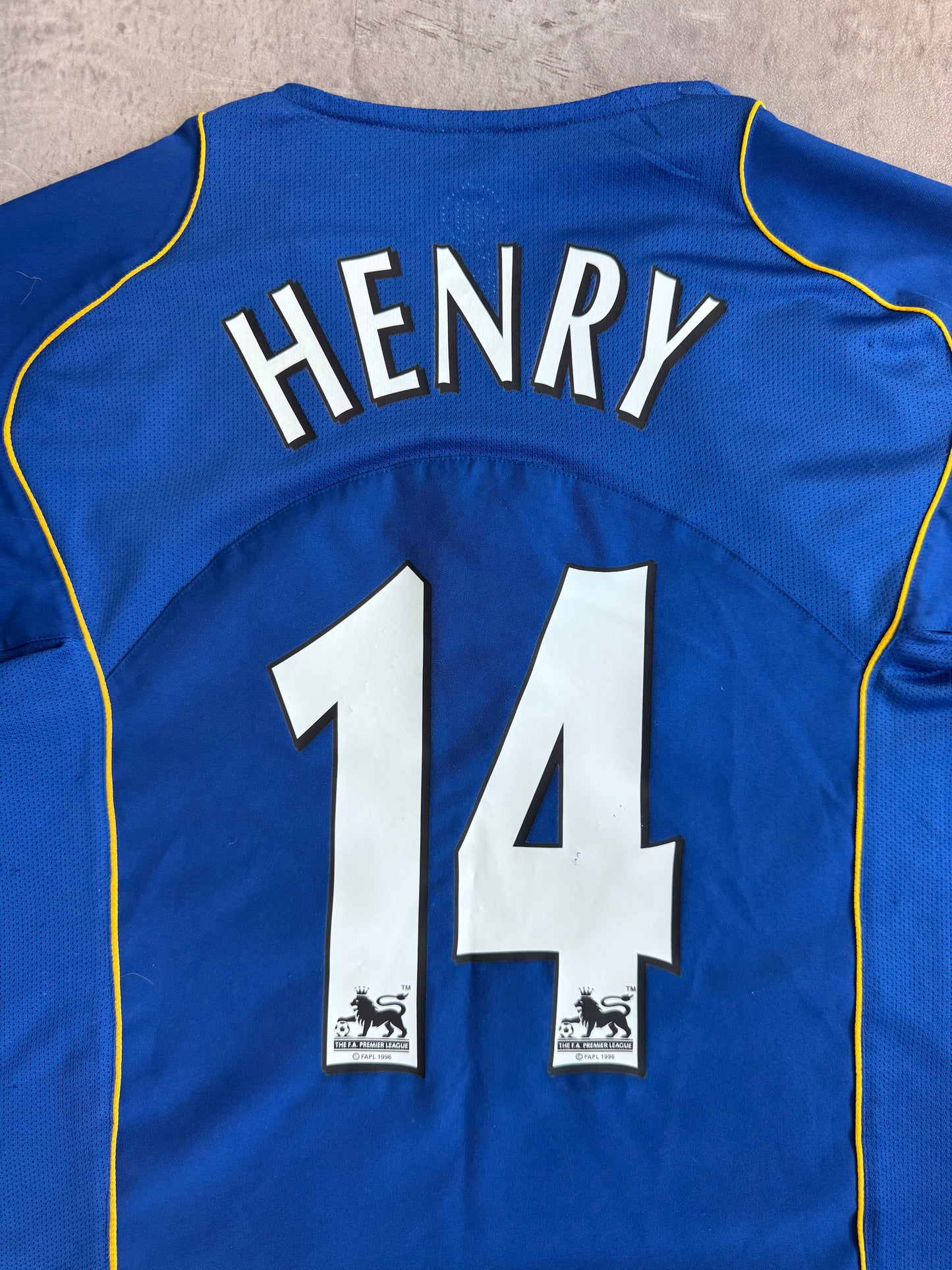2004/2005 Arsenal "Henry 14" Away Football Shirt