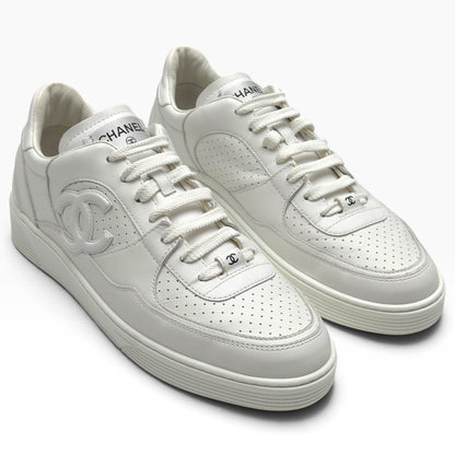 CHANEL CALFSKIN CC LOGO LOW TOP SNEAKER WHITE 43 | UK 9, White