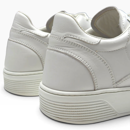 CHANEL CALFSKIN CC LOGO LOW TOP SNEAKER WHITE 43 | UK 9, White