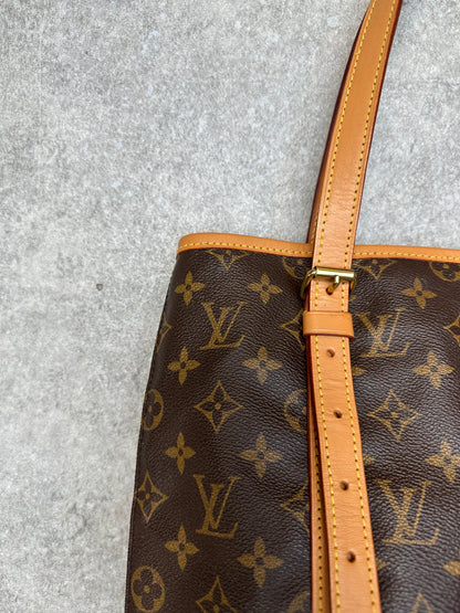 2000 Louis Vuitton Monogram Marais Buckle GM Shoulder Bag FL1010.