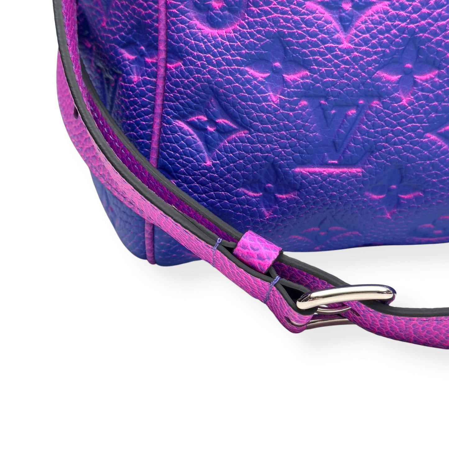 LOUIS VUITTON KEEPALL BANDOULIÈRE TAURILLON ILLUSION BAG PINK / BLUE 50B | O/S, Blue