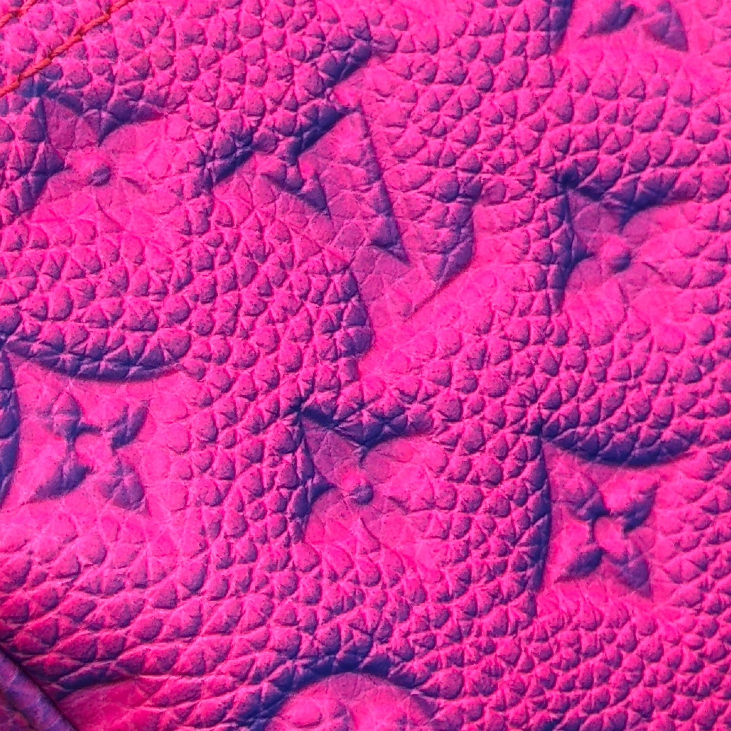 LOUIS VUITTON KEEPALL BANDOULIÈRE TAURILLON ILLUSION BAG PINK / BLUE 50B | O/S, Blue