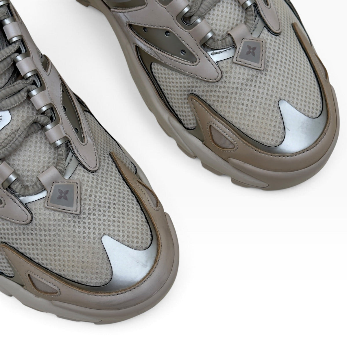 LOUIS VUITTON LV RUNNER TATIC TRAINERS BEIGE SILVER UK8 | UK 8, Beige