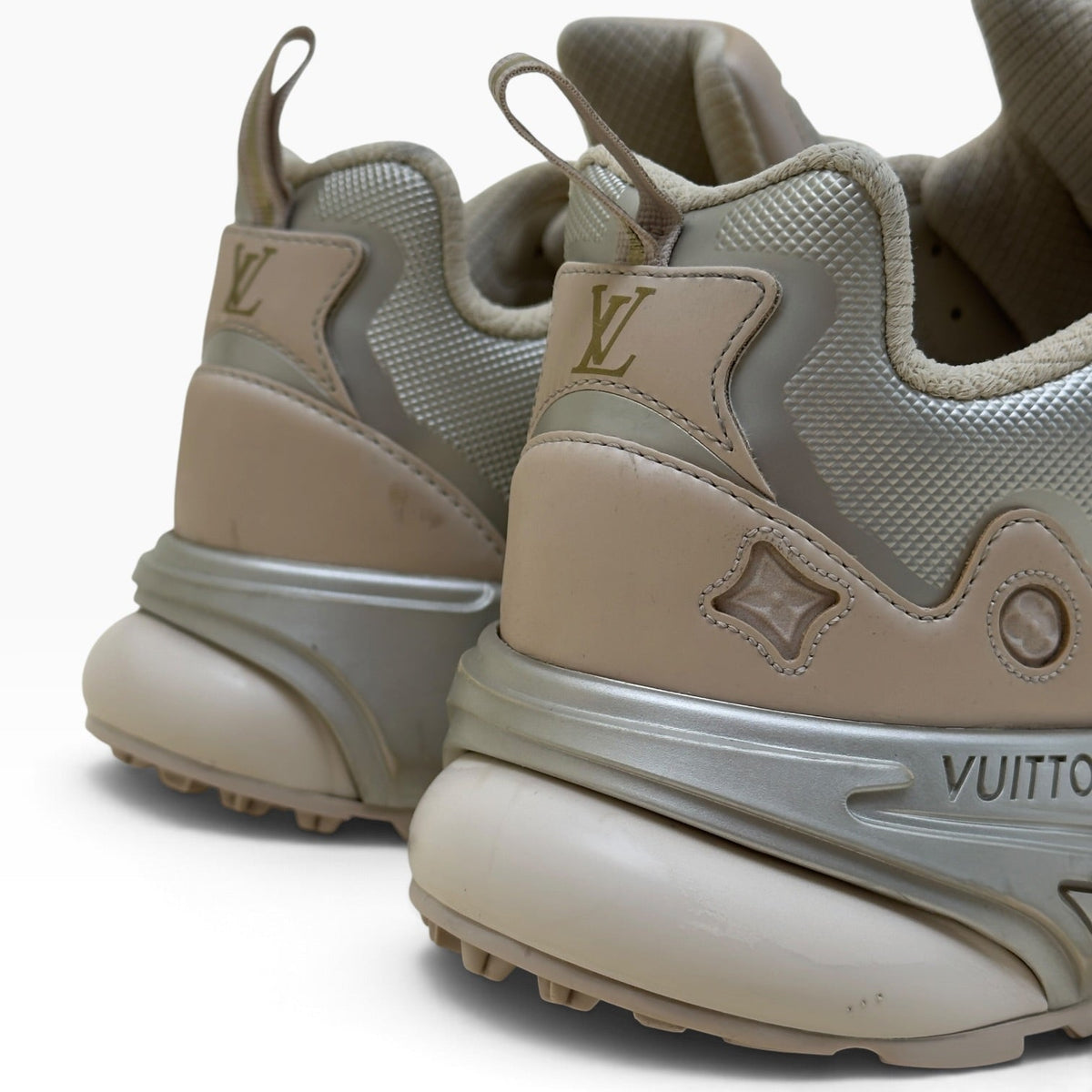 LOUIS VUITTON LV RUNNER TATIC TRAINERS BEIGE SILVER UK8 | UK 8, Beige