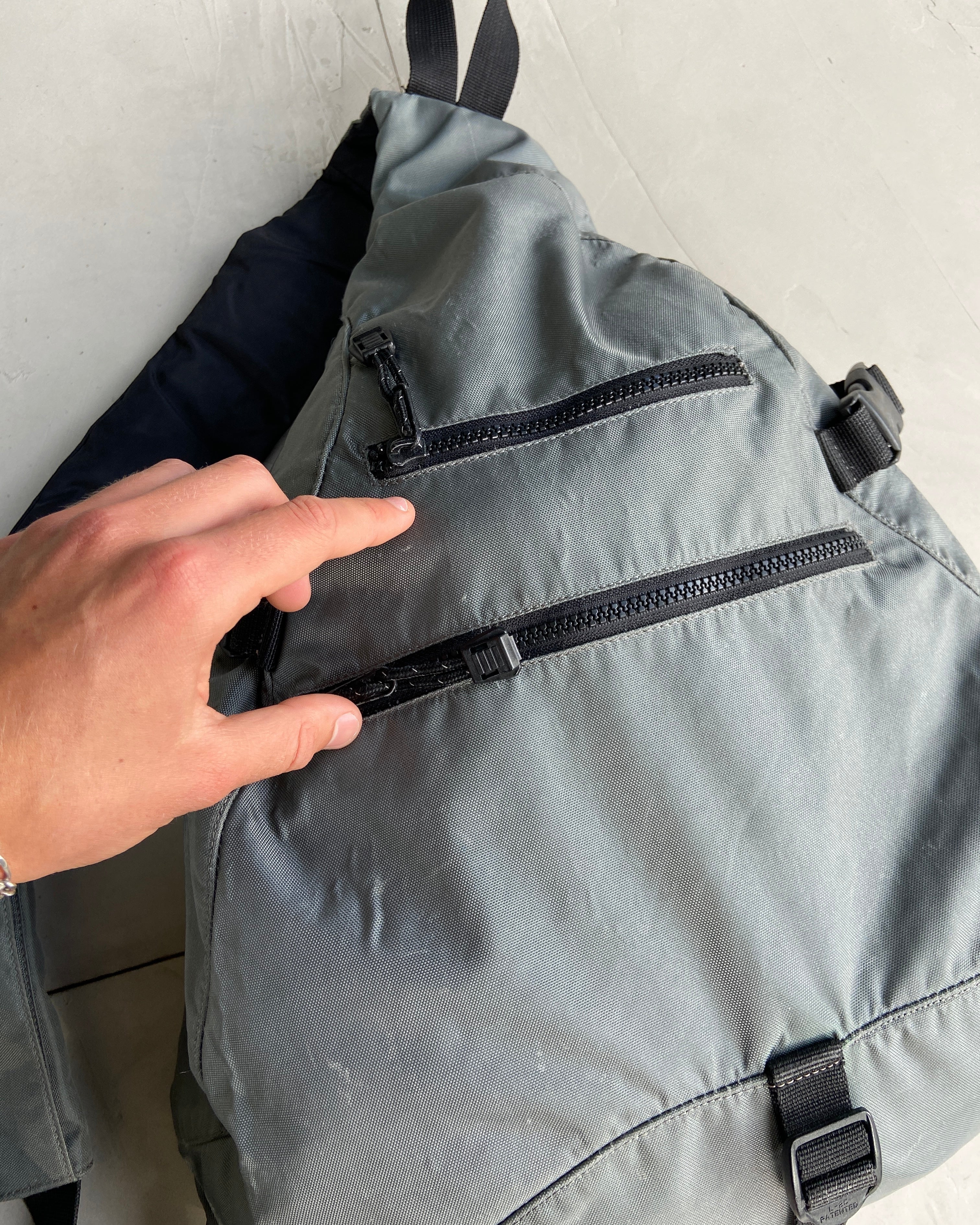 バッグ OLD GAP Sling Bag / One Shoulder bag Y2k GAP 90'S SINGLE STRAP SLING BAG – Known Source