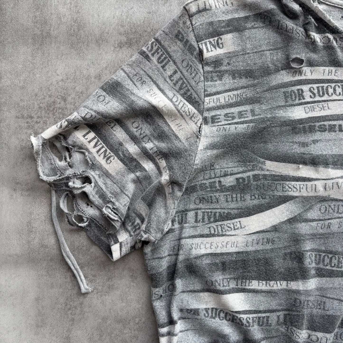 DISTRESSED DIESEL T-SHIRT | O/S, Red