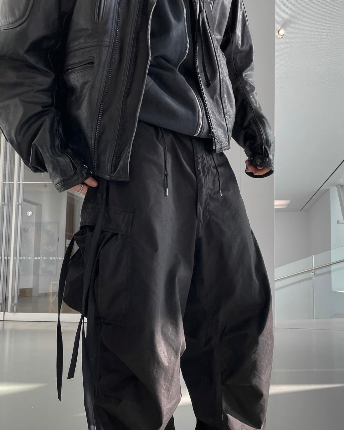 1990S VINTAGE MILITARY CARGO OVERPANTS IN BLACK