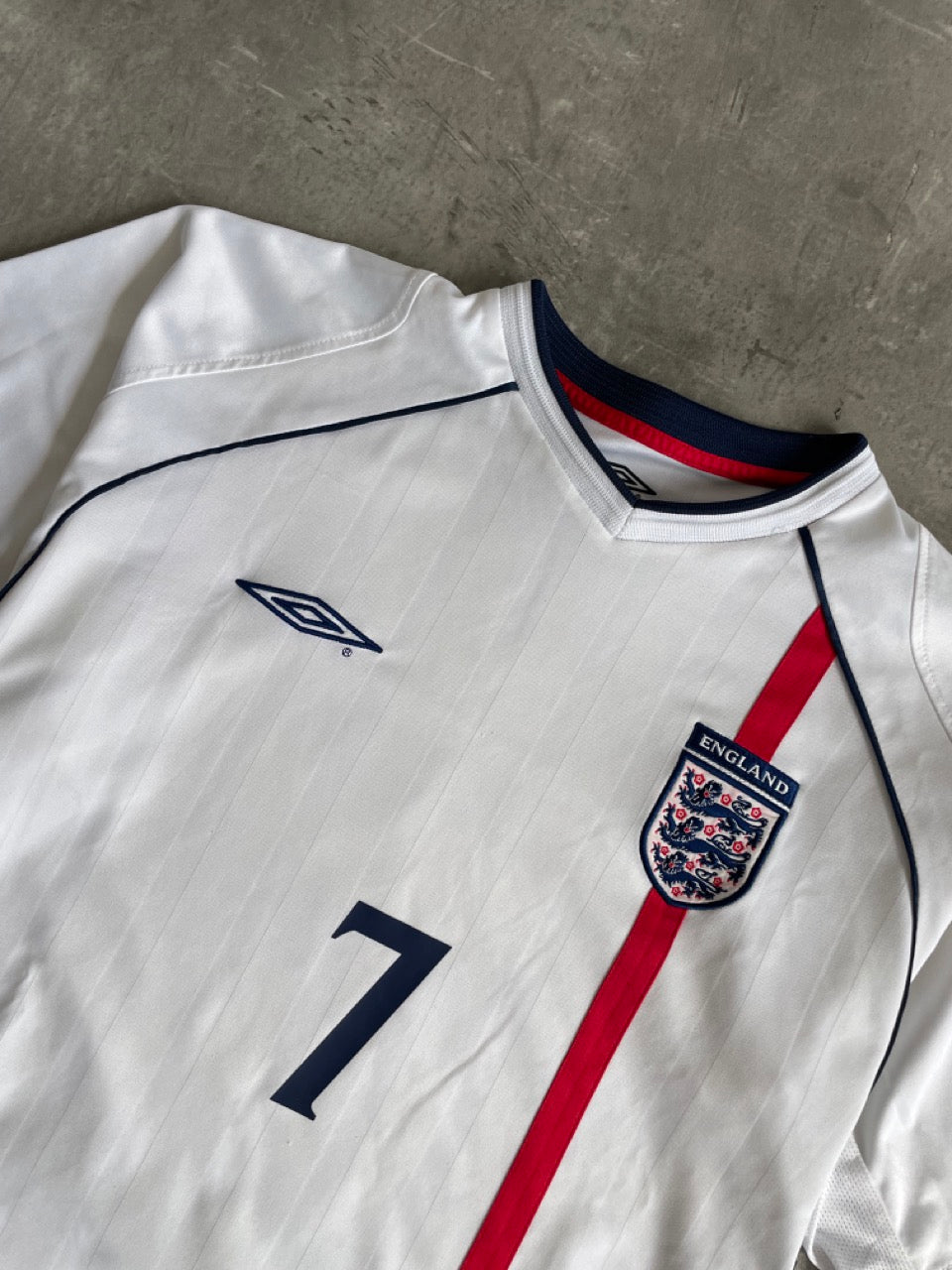 2001/2002 Umbro x England "Beckham 7" Home Football Shirt
