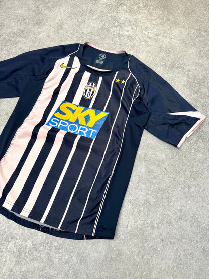 2004/2005 Juventus Away 'Pavel 11' Football Shirt