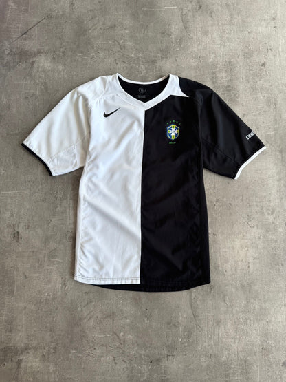 2004/05 Brazil x Nike 'Kaká 8' Anti Racism Football Shirt