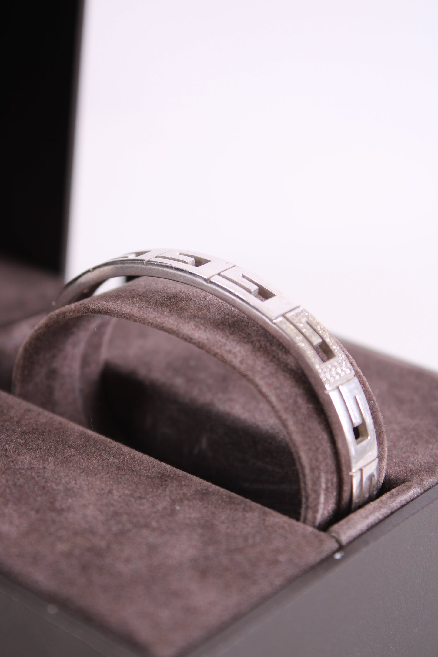 Gucci Bangle 18K White Gold 18 | O/S, Gold