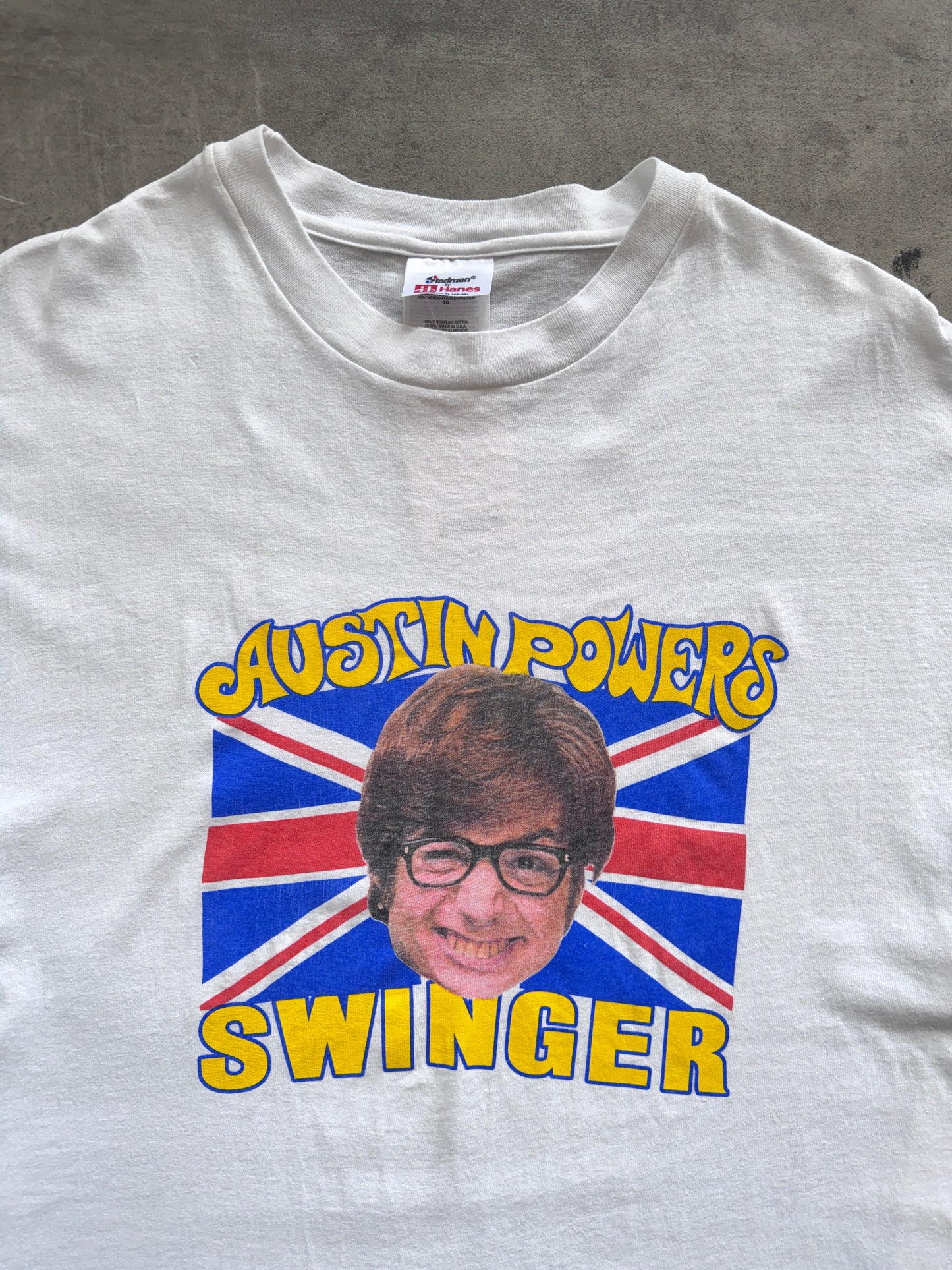 1998 Austin Powers "Swinger" Union Jacket Movie Promo Graphic Tee | Extra Large, Multicoloured
