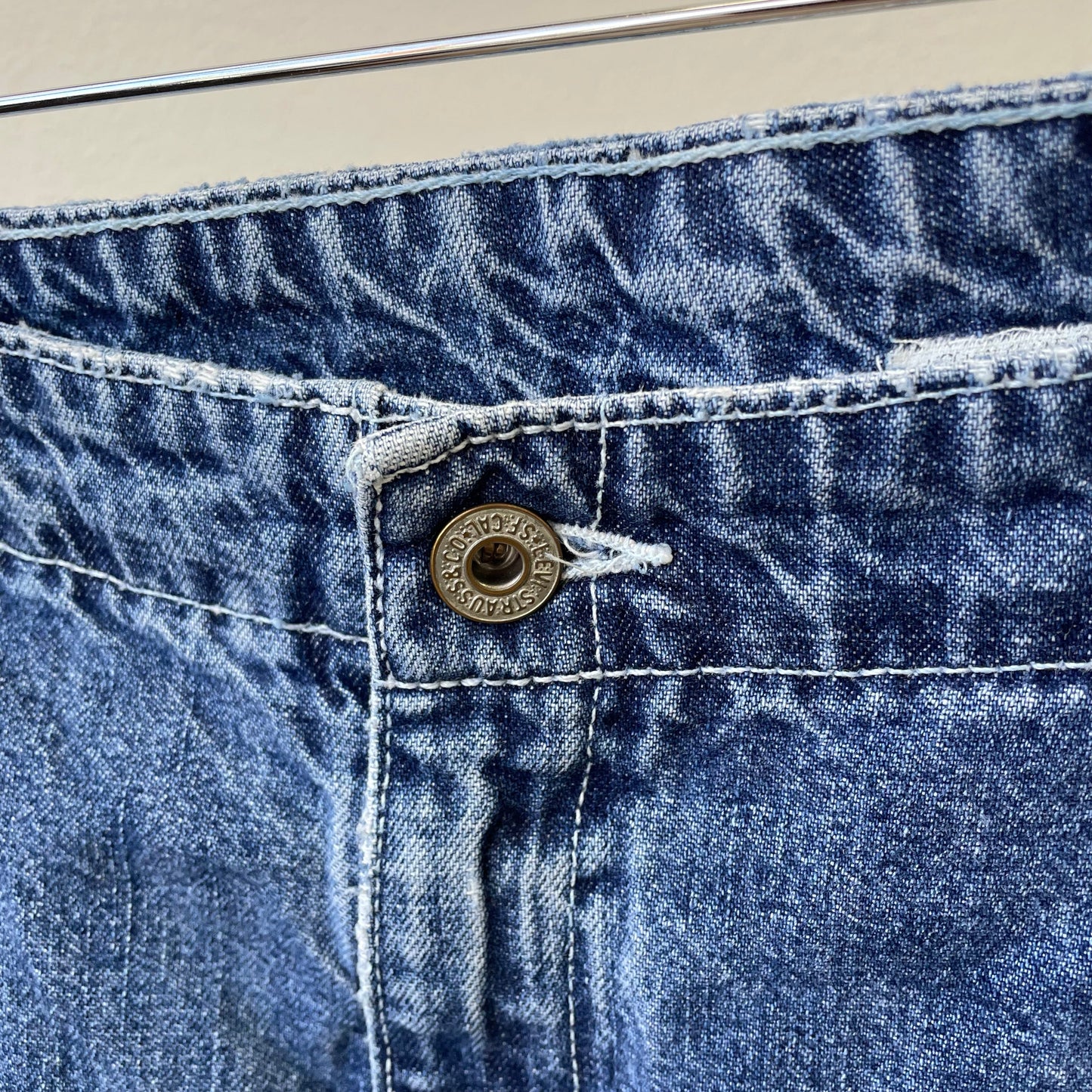 Levi's Dry Goods Blue 1999 Straight Leg Jeans | Medium, Blue