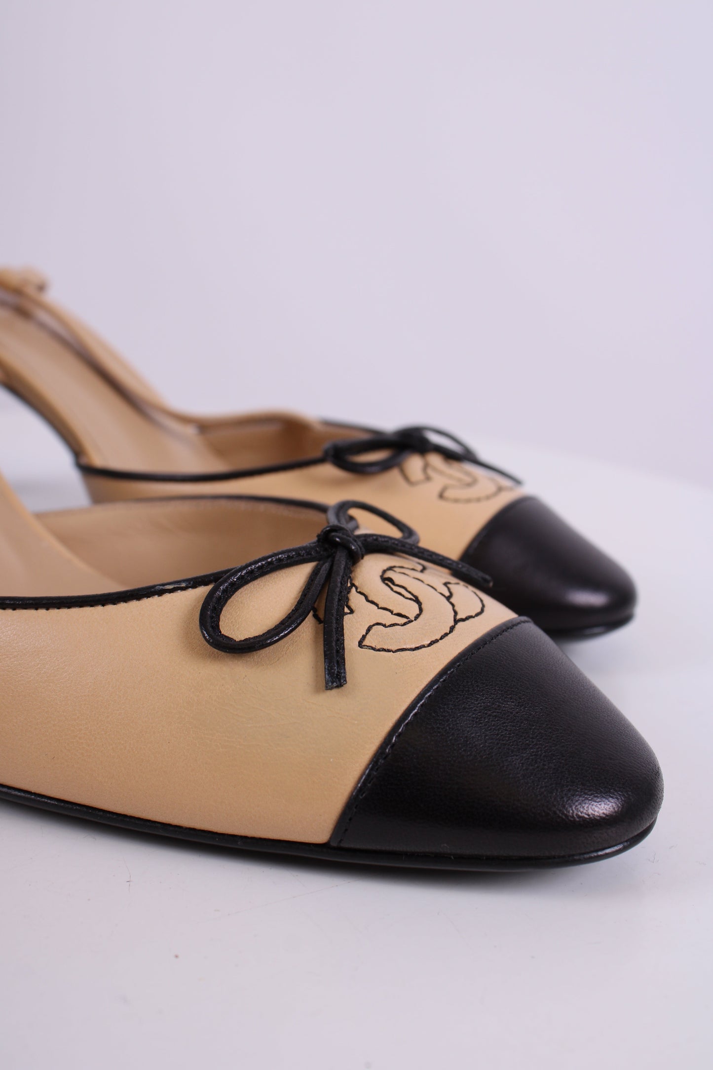 Chanel Slingback CC Bow Heels Beige/ Black 37.5 | O/S, Beige