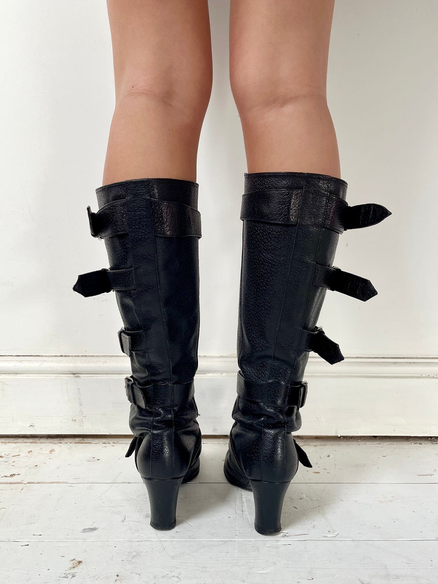 VIVIENNE WESTWOOD PIRATE BUCKLE BOOTS (EU 41)