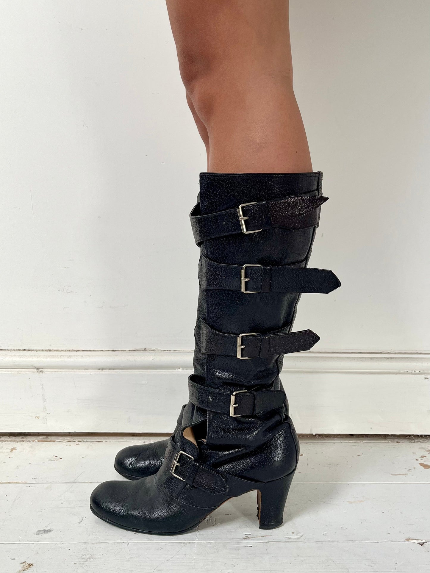 VIVIENNE WESTWOOD PIRATE BUCKLE BOOTS (EU 41)